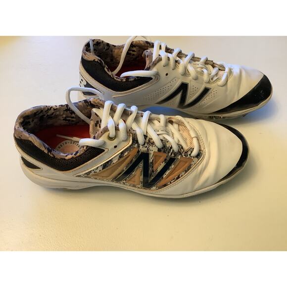 MENS NEW BALANCE BASEBALL REVlite METAL CLEATS Shoes US SIZE 8 - Picture 1 of 5
